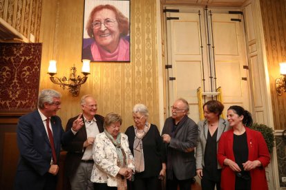 El retrato de Montserrat Abelló ya forma parte del Saló dels Tarragonins Il·lustres.