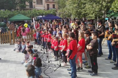 Un momento de la cantata, que tuvo lugar en la plaza del Pati.