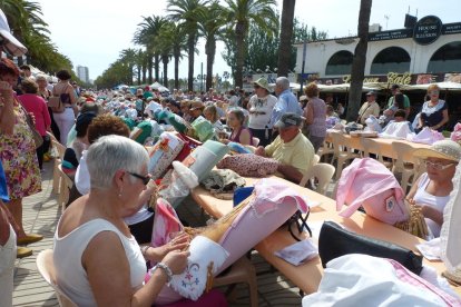 Les puntaires s'han trobat al Passeig Jaume I.