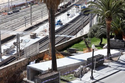 Base d'una de les rampes de formigó que formen part del projecte de l'Autoritat Portuària.