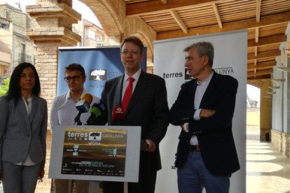 Pla americà de Mercè Miralles, directora dels serveis territorials d'Empresa; Santi Valldepérez, organitzador de terres Catalunya; Ferran Bel, alcalde de Tortosa; i Josep Felip Monclús, primer tinent d'alcalde de Tortosa.