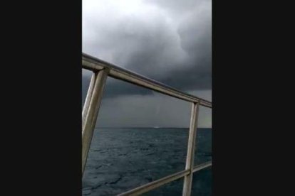 captado desde la barca Marina Flaire de Cambrils