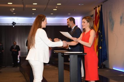 Irene Martí durant l'acte de lliurament de les beques per part dels Reis d'Espanya.