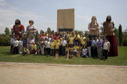 La inauguració del Piló del Rescat va comptar amb la participació dels gegants de Bagà i de Vila-seca.