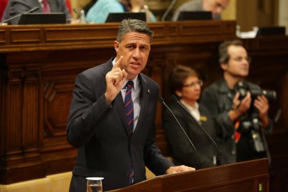 El president del PPC, Xavier Garcia Albiol, al Parlament durant la compareixença de Puigdemont, aquest 10 d'octubre.