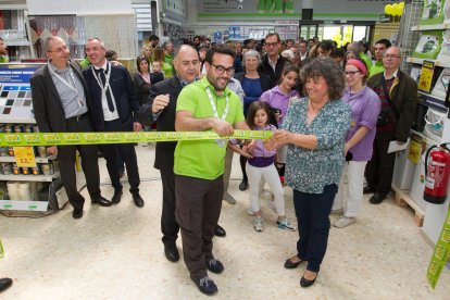 Inauguració del nou establiment de l'empresa de bricolatge AKÍ a Altafulla.