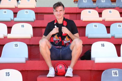 Tito ha firmado un contrato por una temporada procedente del UCAM Murcia, recientemente descendido a la Segunda división B.