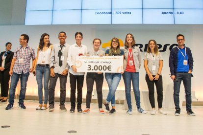 Imatge dels alumnes de l'institut de l'Hospitalet de l'Infant, que van arribar a la final.