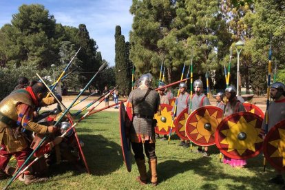 Imatge d'una de les activitats celebrades ahir al matí als jardins del Camp de Mart.