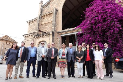 Poblet, la consellera i la resta de representants municipals presents a la cita.