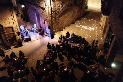 El concert de Joan Reig va protagonitzar la Nit de les Espelmes.