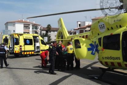 Tres dotaciones terrestres del SEM y el helicóptero medicalizado en el lugar de los hechos.