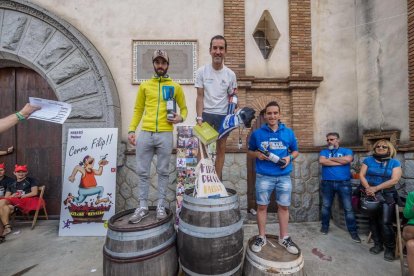 En la imagen, el podio en categoría masculina, después de finalizar la carrera.