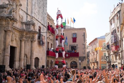 2de8 sense folre de la Colla Joves Xiquets de Valls a la diada de Santa Teresa del Vendrell