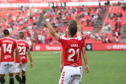 Omar, celebrando su gol.