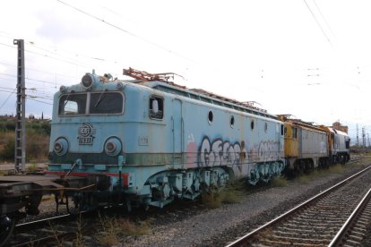 Arriben dues locomotores dels anys 50 per al projecte de tren Caspolino