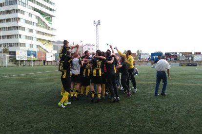 La Muntanyesa celebra la victòria sobre el Manlleu.