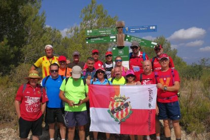 Els participants a la caminada, en un instant del recorregut.