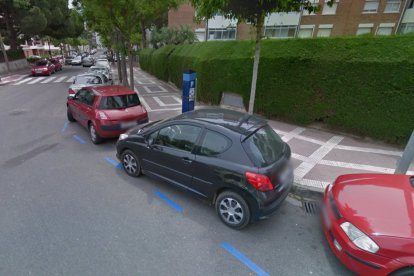 Una parte de la calle Cristòfor Colom pertenece a Cambrils, mientras que la otra a Vinyols i els Arcs.