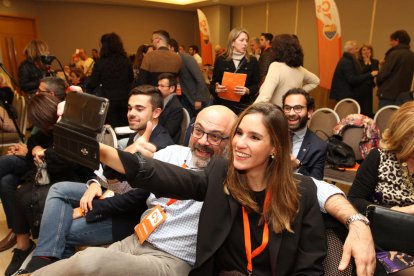 La alegría se ha desbordado en la sede electoral de Ciudadanos en Tarragona con los resultados conseguidos.