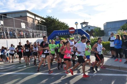 Imagen de la salida de la 1ª carrera-caminata solidaria del Niu de l'Àliga.