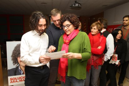 La número u a Tarragona, Rosa Maria Ibarra, i el segon de la llista, Carles Castillo, ahir a la seu.