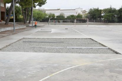 Se han hecho obras tanto a las escuelas Centcelles y Mn. Ramon Bergadà, como también en el Jardín de Infancia Municipal, la Escuela de Adultos y a la Biblioteca.