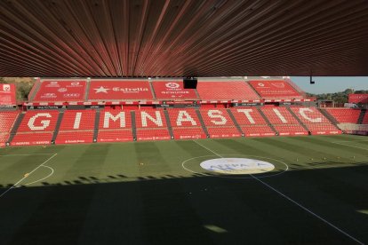 El Nou Estadi, preparat pel partit.