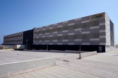 La residencia de abuelos de l'Ametlla de Mar, cerrada desde la finalización de las obras hace cinco años.