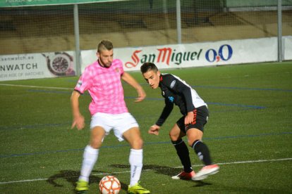 Pol Valentín, durante el partido. El lateral asistió en el primer gol.