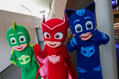 Los PJ Masks eclipsan la llegada de los Pajes Reales en la Pobla de Mafumet