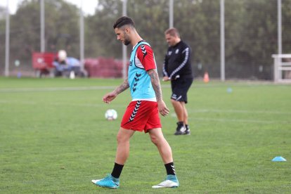 Tete Morente, durante el entrenamiento de esta mañana en Salou.