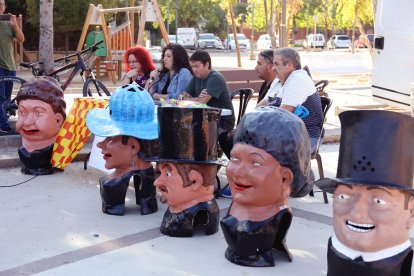 Algunos de los participantes en el acto celebrado la tarde de ayer el miércoles en la plaza del Tarragonès.