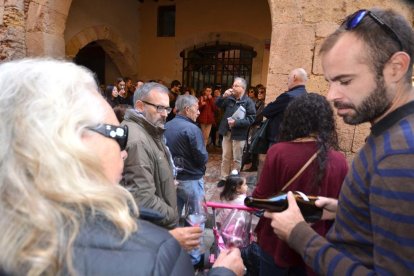 Una imagen del recorrido por los rincones de la Part Alta donde había habido bodegas.