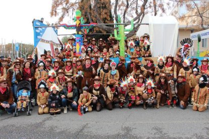 L'Escola Elisabeth amb les disfresses de vaquers