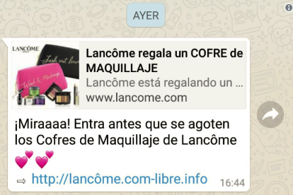 L'estafa, difosa a través de WhatsApp, fa creure als usuaris que Lancome regala un cofre de maquillatge.