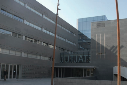 Imatge de l'exterior del Jutjat Penal de Manresa.