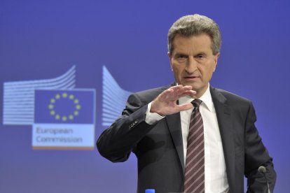 L'eurocomissari d'Energia, Günter Oettinger, presentant les conclusions de les proves de resistència a les centrals nuclears.