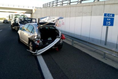 Imatge d'arxiu d'un vehicle sinistrat el passat mes de desembre a la C-14.