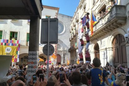 La Colla Vella ha alçat dos pilars durant l'acte.