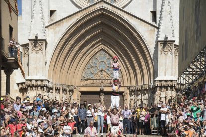 Pilar caminant dels Xiquets de Tarragona.