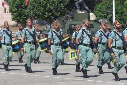 Soldados d ela unidad de La Legión desfilando.