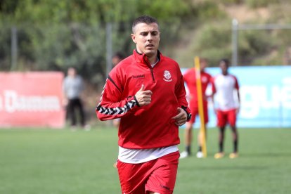 Abraham Minero, durant un entrenament amb el Nàstic la passada setmana a l'annex del Nou Estadi.