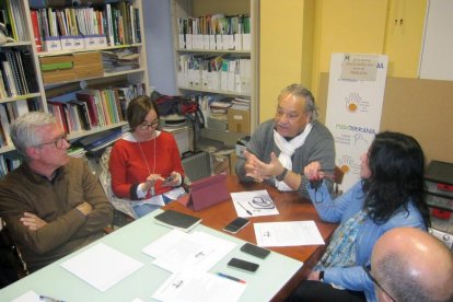 Ballesteros i regidors del PSC, amb Juárez i membres de la CET.