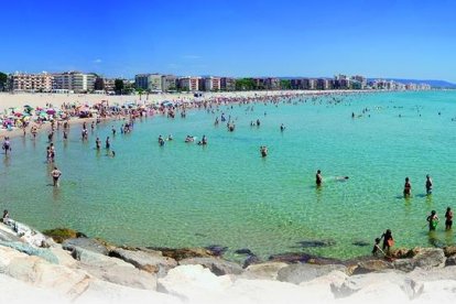 Imatge d'arxiu d'una platja a Torredembarra.