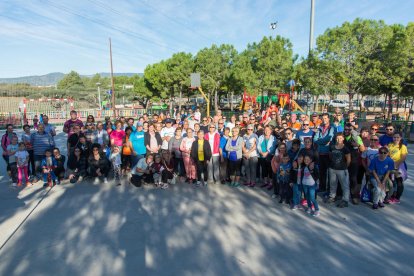 Imatge dels participants de la caminata popular.