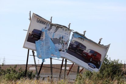 El cartell es troba a la carretera T-11, a l'entrada de la ciutat de Tarragona.