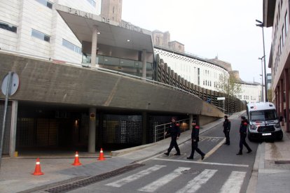 Imagen de archivo de la fachada exterior de la Audiencia de Lleida.