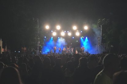 El concert de Roba Estesa es va celebrar a Vidal i Barraquer enlloc de la plaça de la Font.