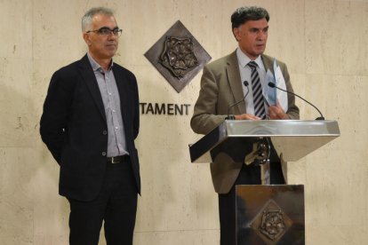 Imagen de la rueda de prensa en que se han presentado las inversiones pactadas entre el Gobierno y el PSC con el superávit del 2016.